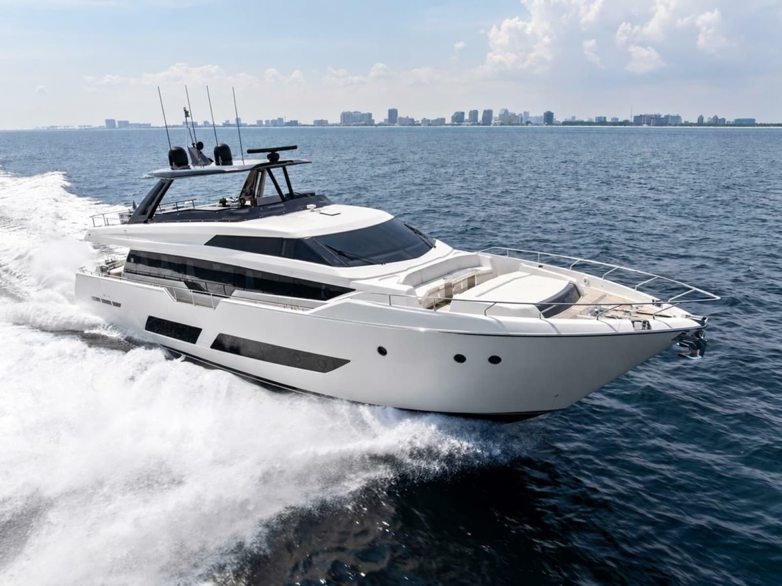 2022 Ferretti Yachts 850 Motoryacht