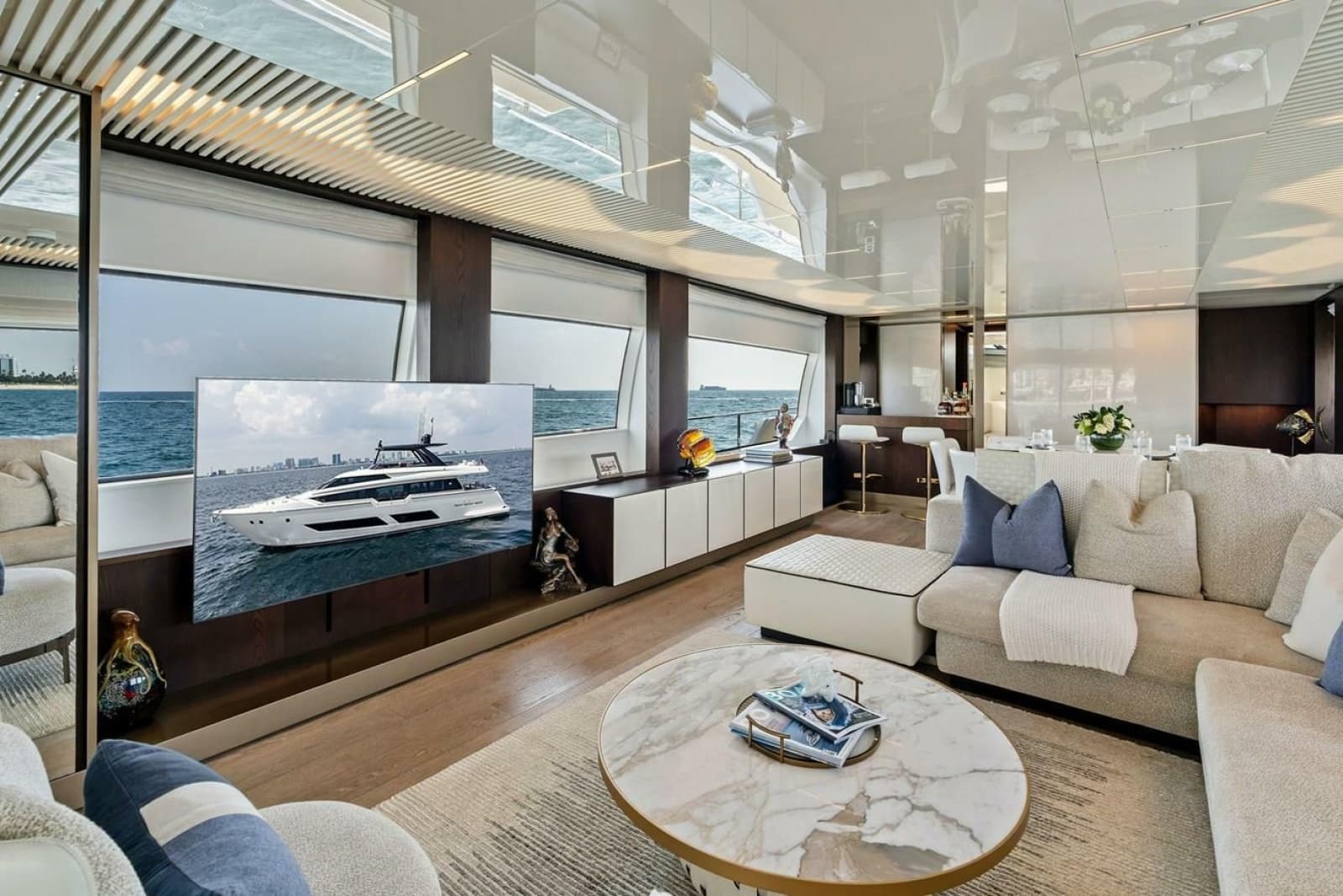 2022 Ferretti Yachts 850 Motoryacht