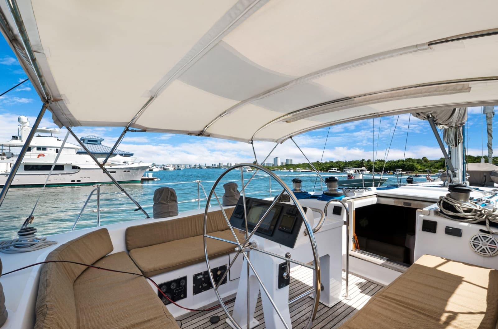 1991 Southern Wind 72