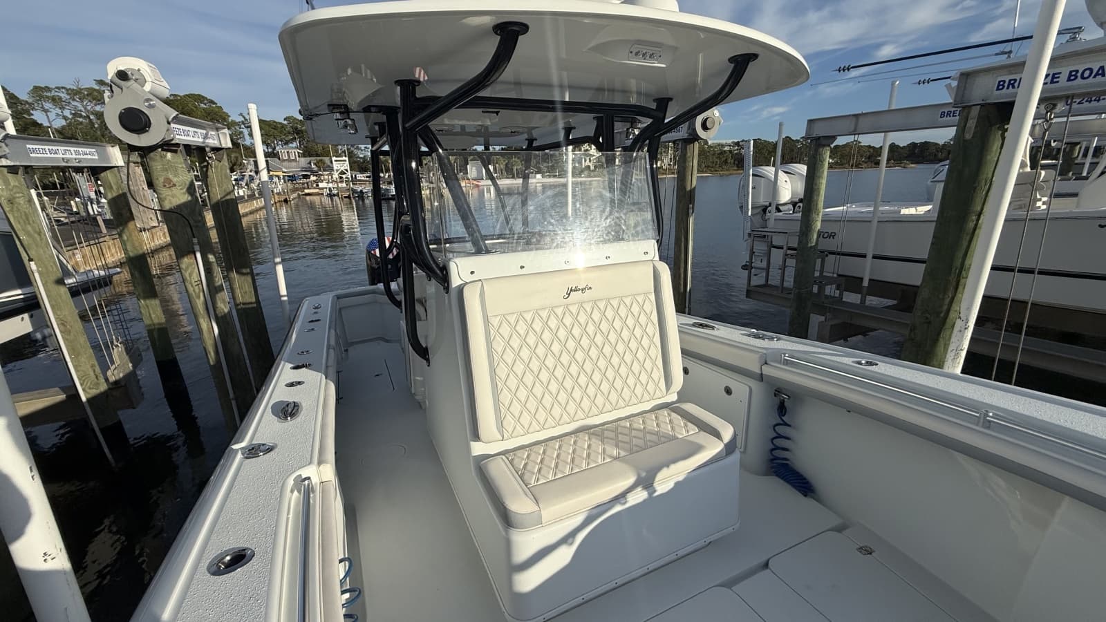 2022 Yellowfin 32 Offshore