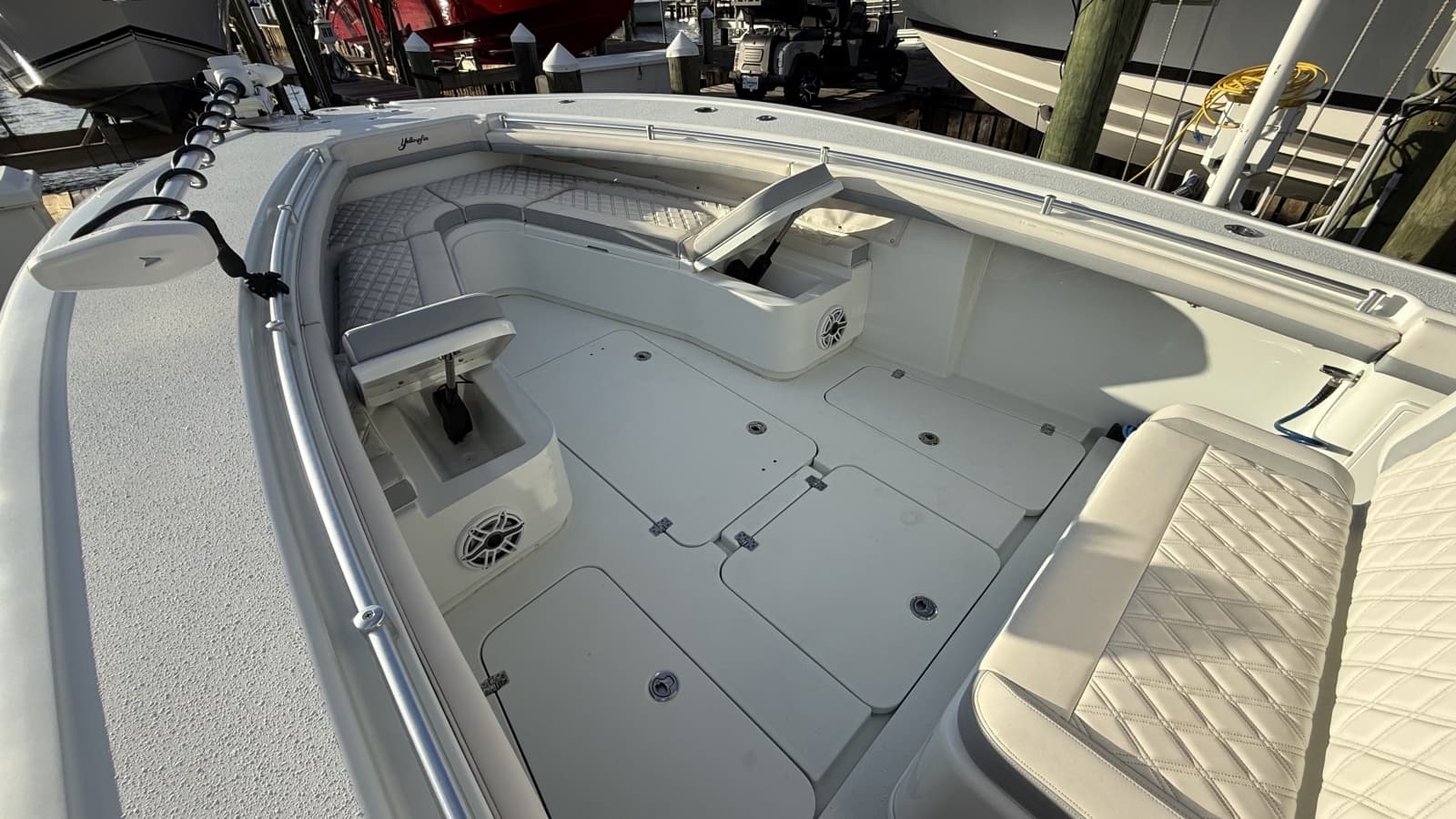 2022 Yellowfin 32 Offshore