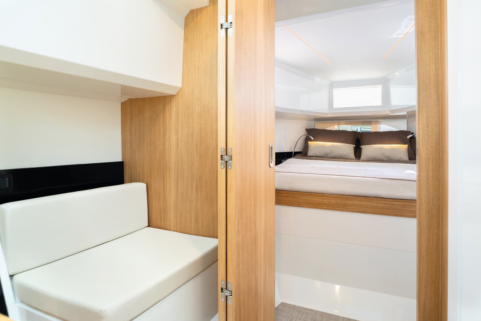 2027 De Antonio D36 Cabin