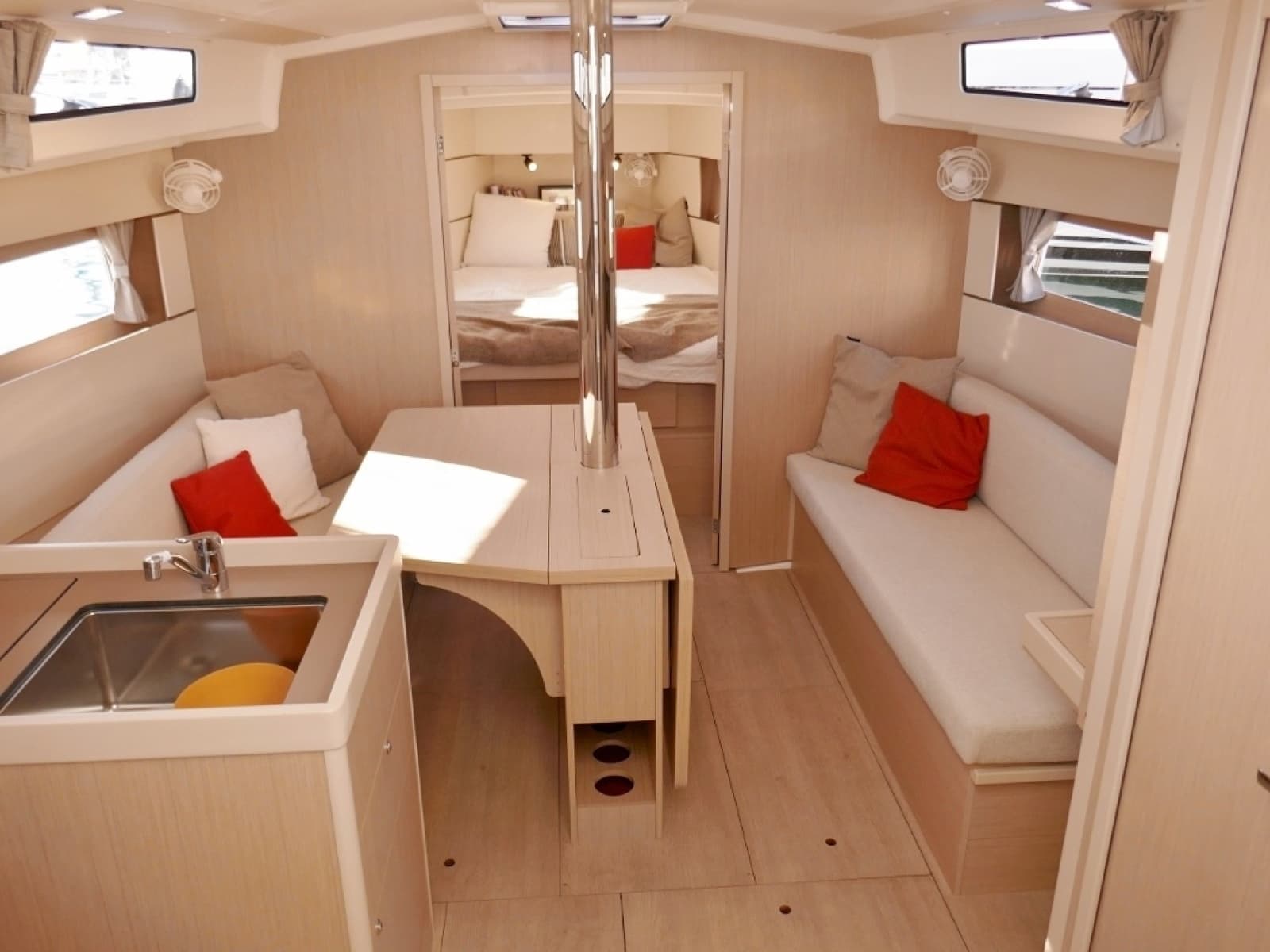Beneteau Oceanis 38.1