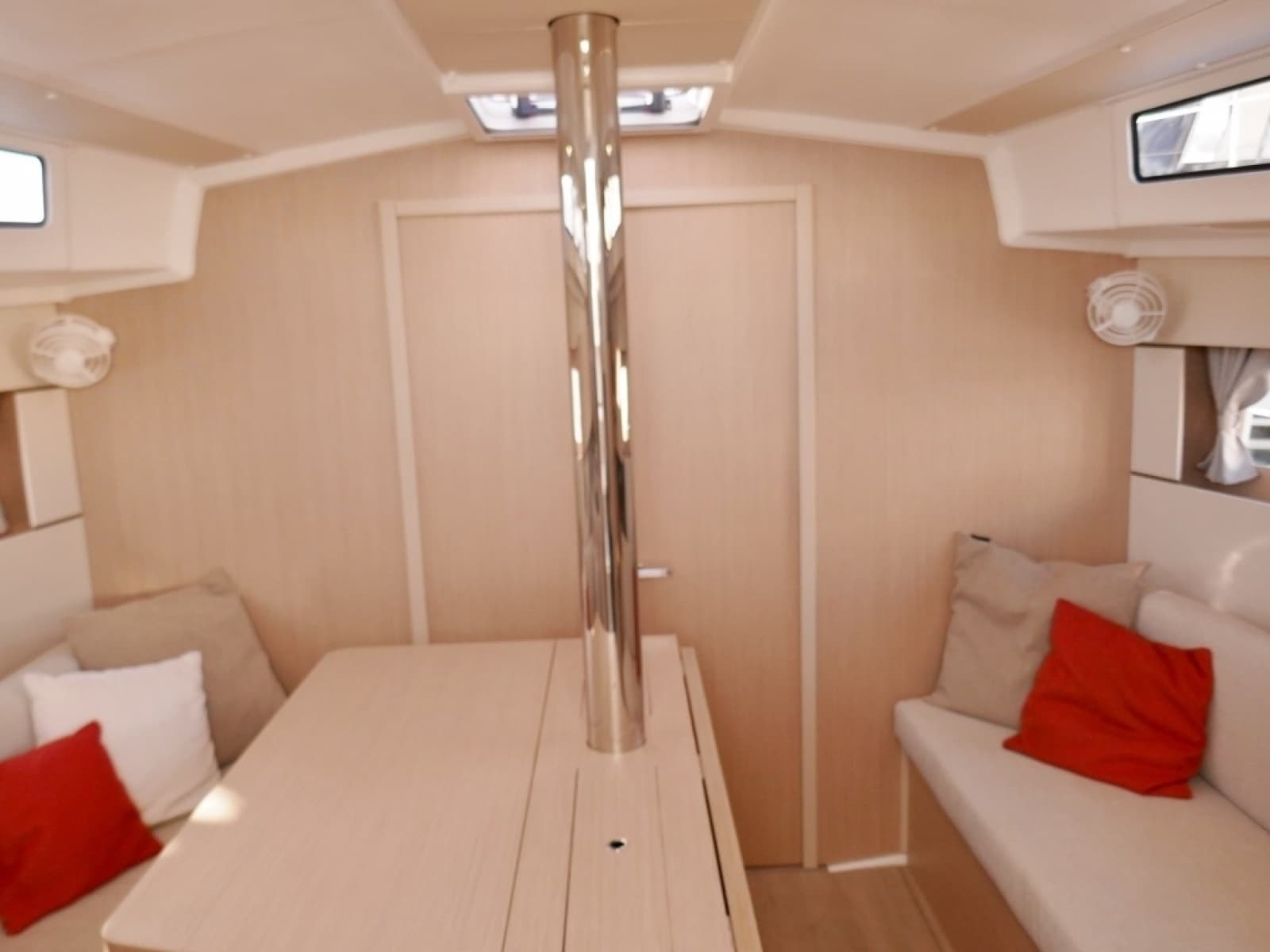 Beneteau Oceanis 38.1