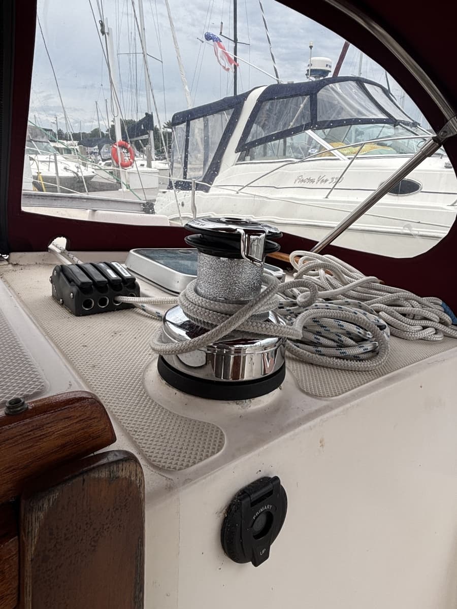 1987 Island Packet 31