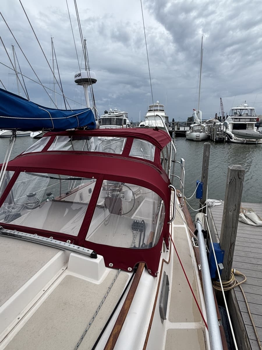 1987 Island Packet 31