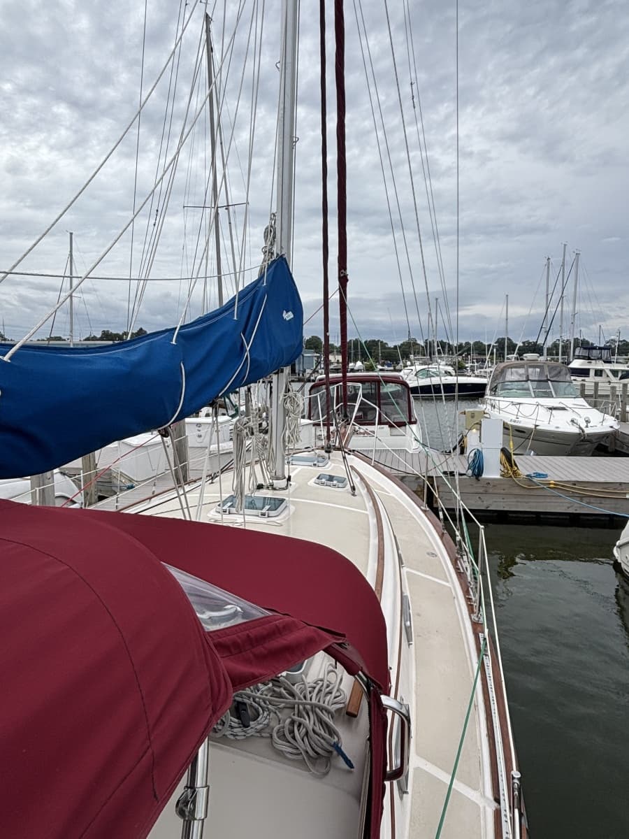 1987 Island Packet 31
