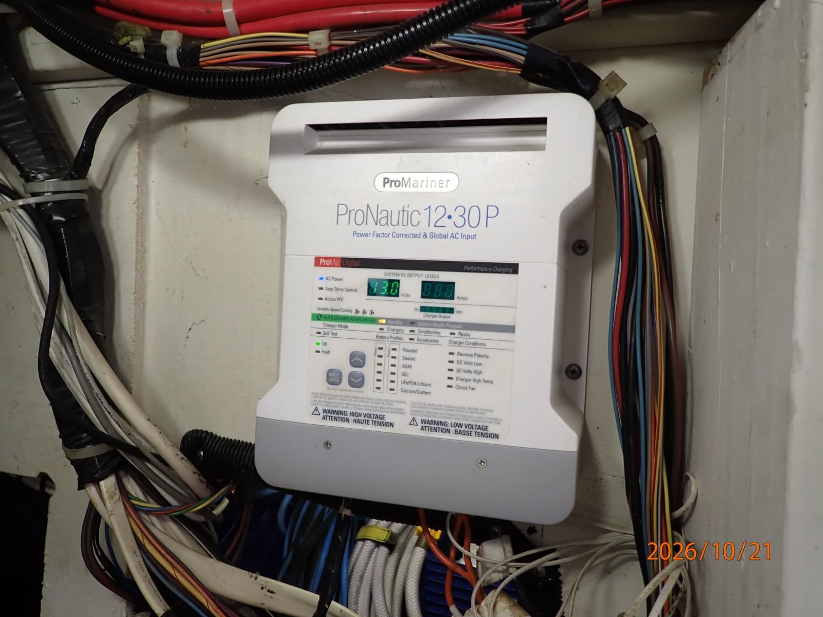 Bayliner 3988 battery charger