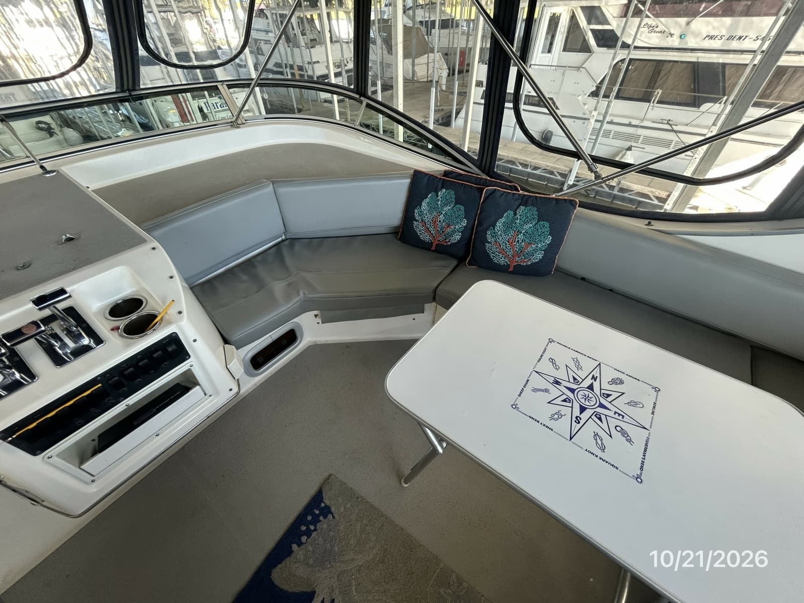 Bayliner flybridge starboard forward seating