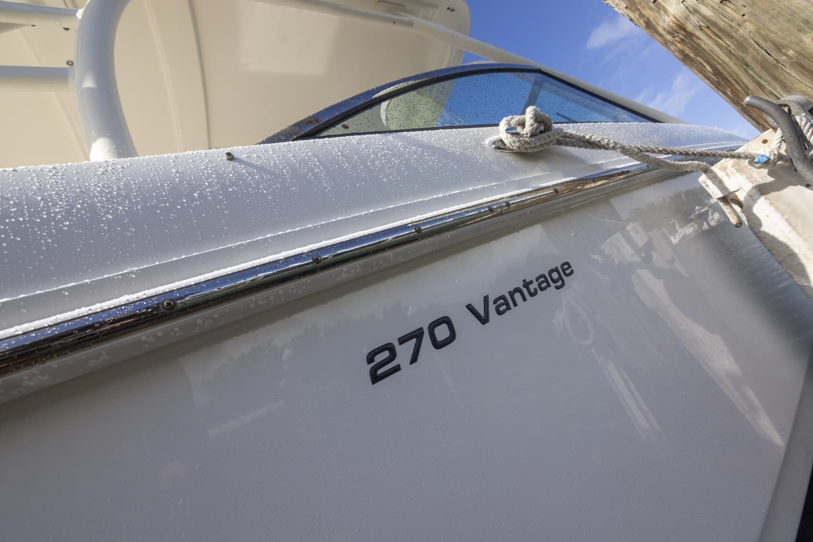 2019 Boston Whaler 270 Vantage
