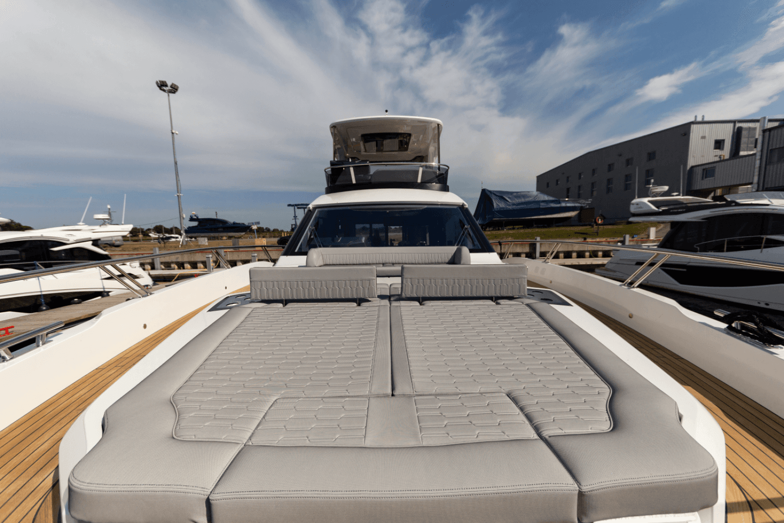 2024 Galeon 560 FLY