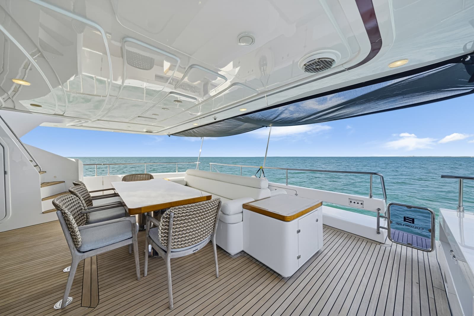 2016 Ferretti Yachts Custom Line