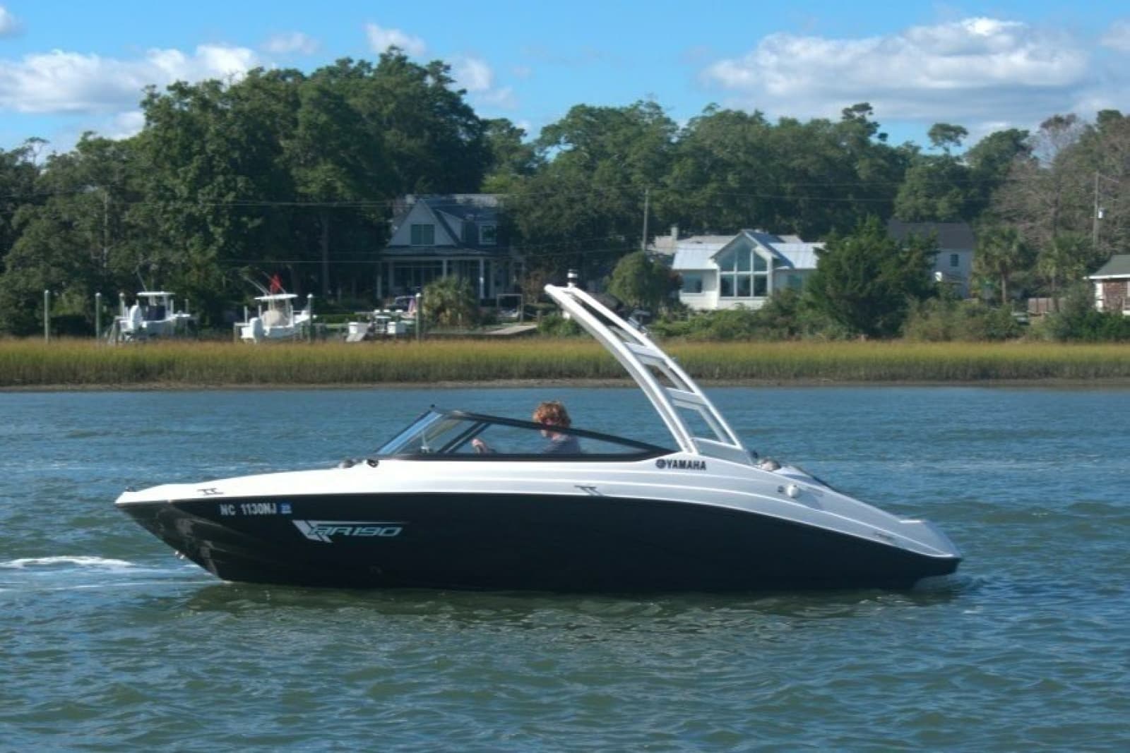 2025 Yamaha Boats AR190