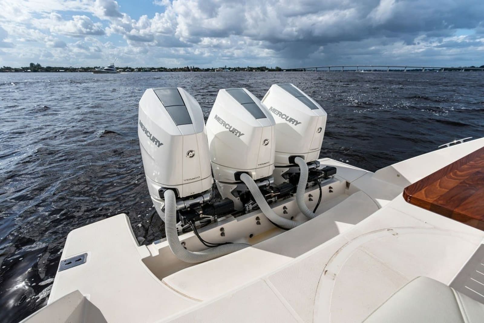2024 Tiara Yachts 38 LS