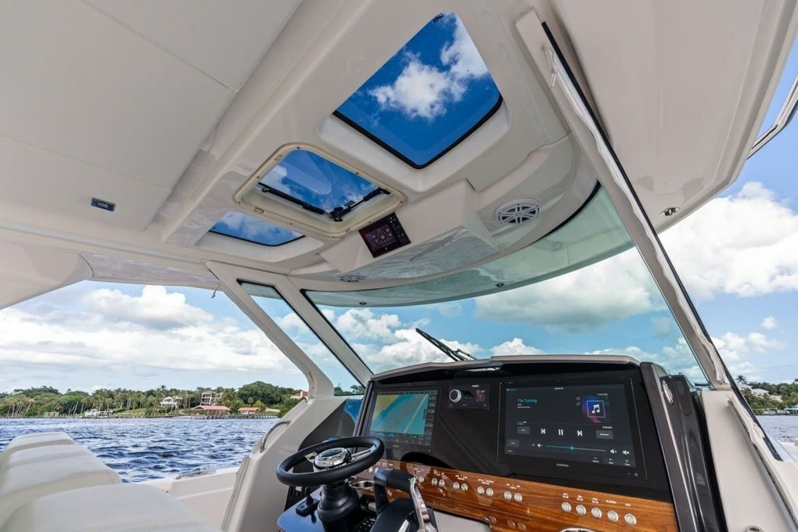 2024 Tiara Yachts 38 LS