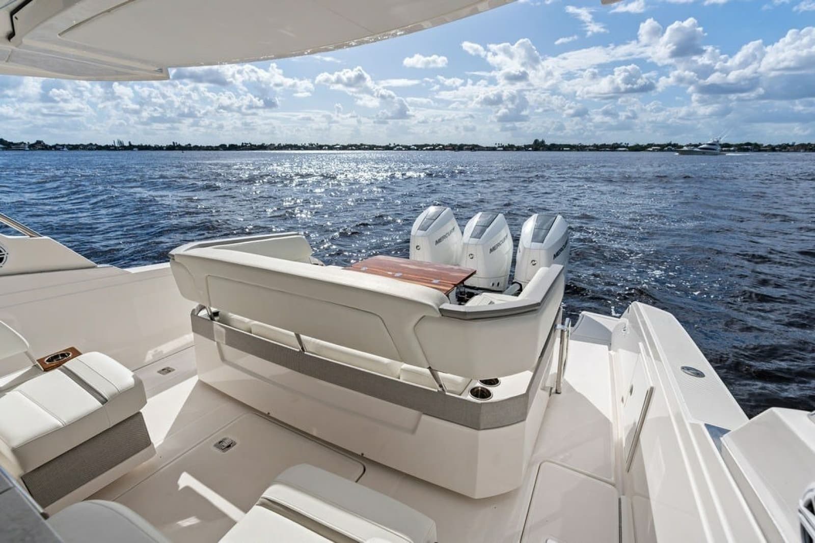 2024 Tiara Yachts 38 LS