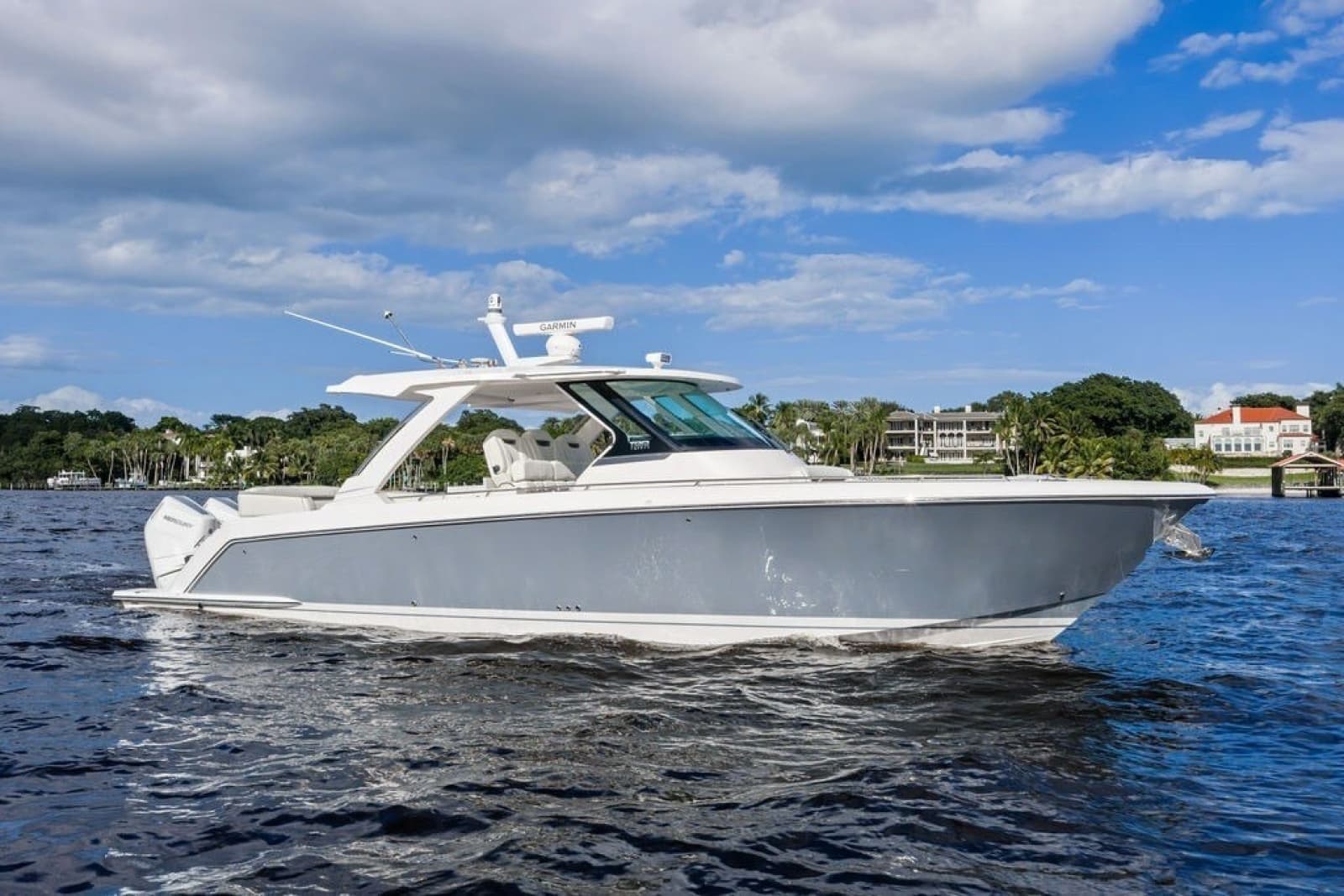 2024 Tiara Yachts 38 LS