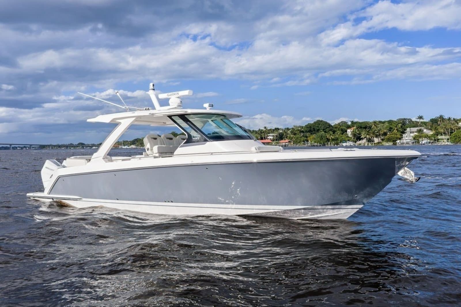 2024 Tiara Yachts 38 LS