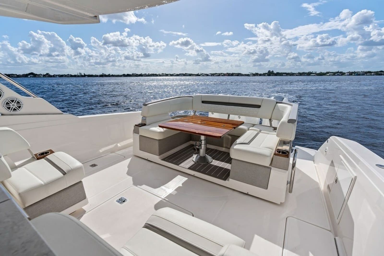 2024 Tiara Yachts 38 LS