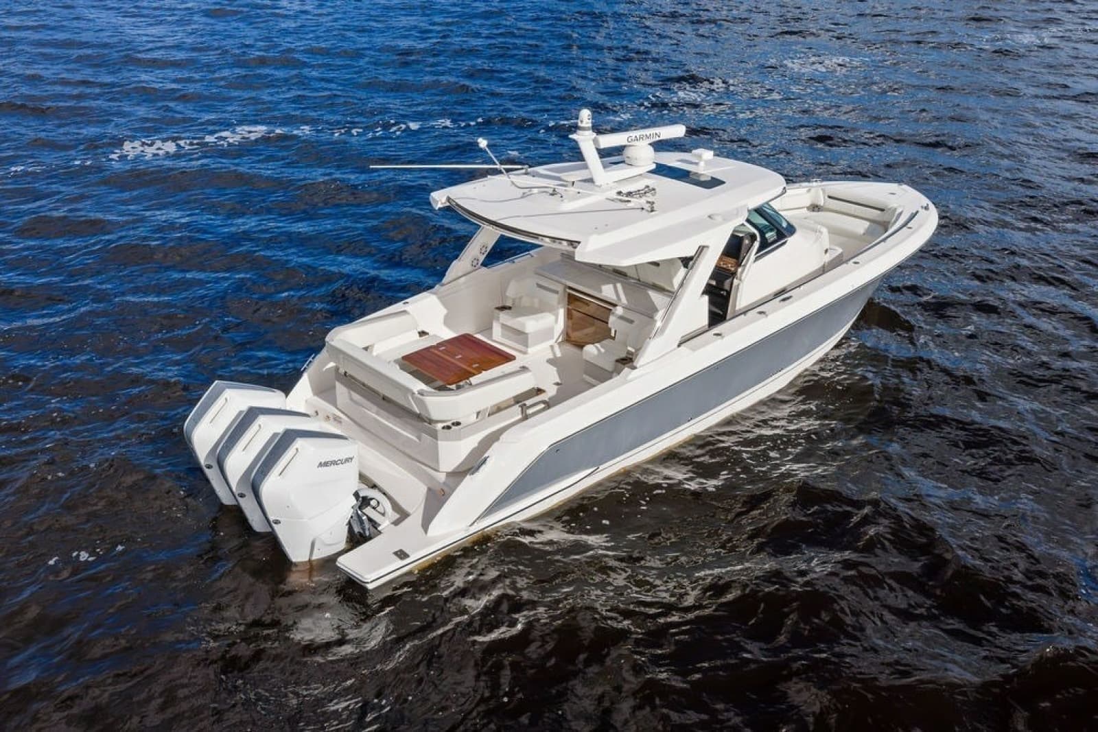 2024 Tiara Yachts 38 LS
