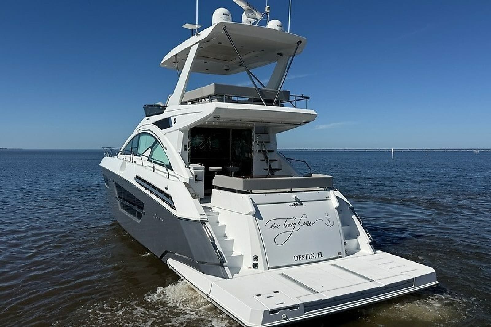 2023 Cruisers Yachts 60 Fly