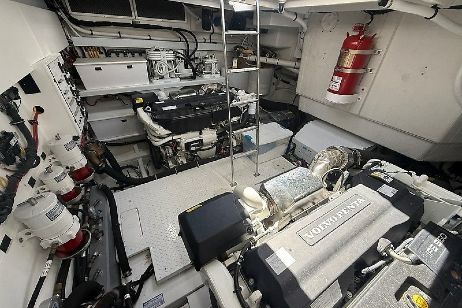2023 Cruisers Yachts 60 Fly