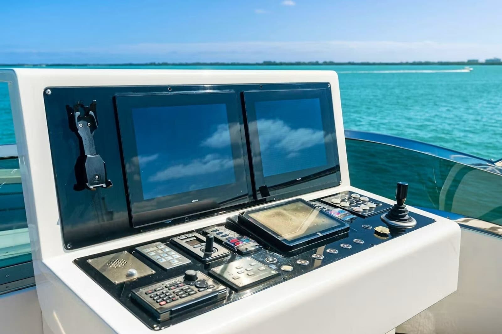 2016 Mangusta 94