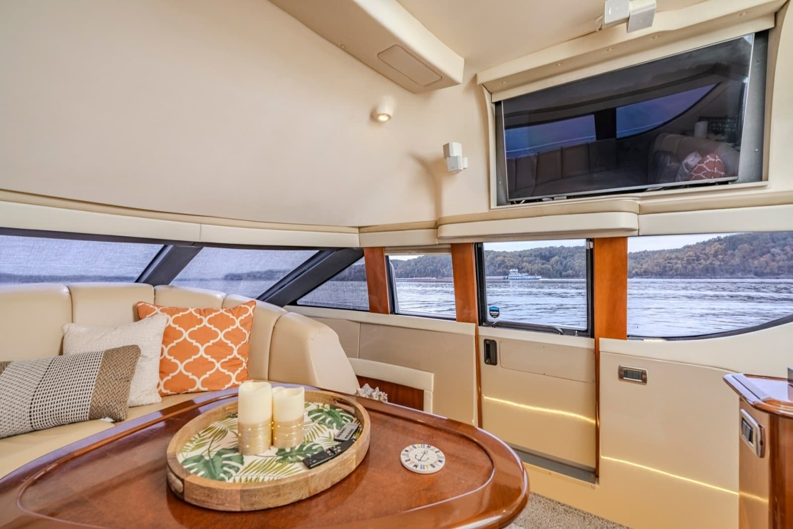 2006 Carver 56 Voyager