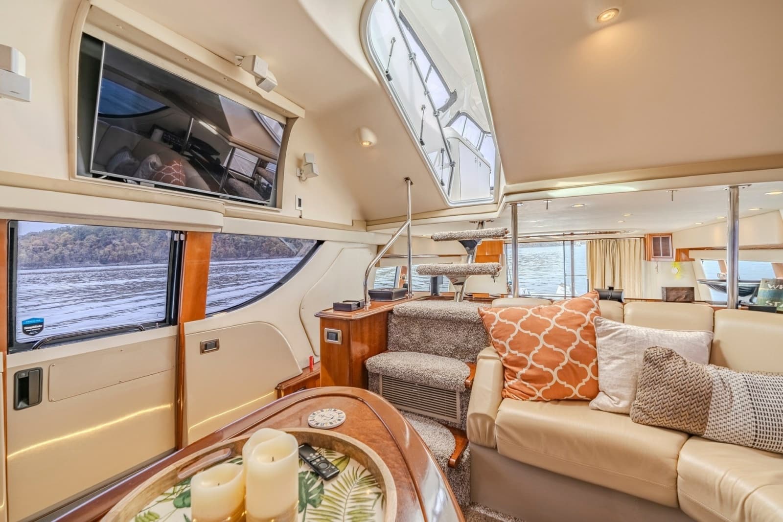 2006 Carver 56 Voyager