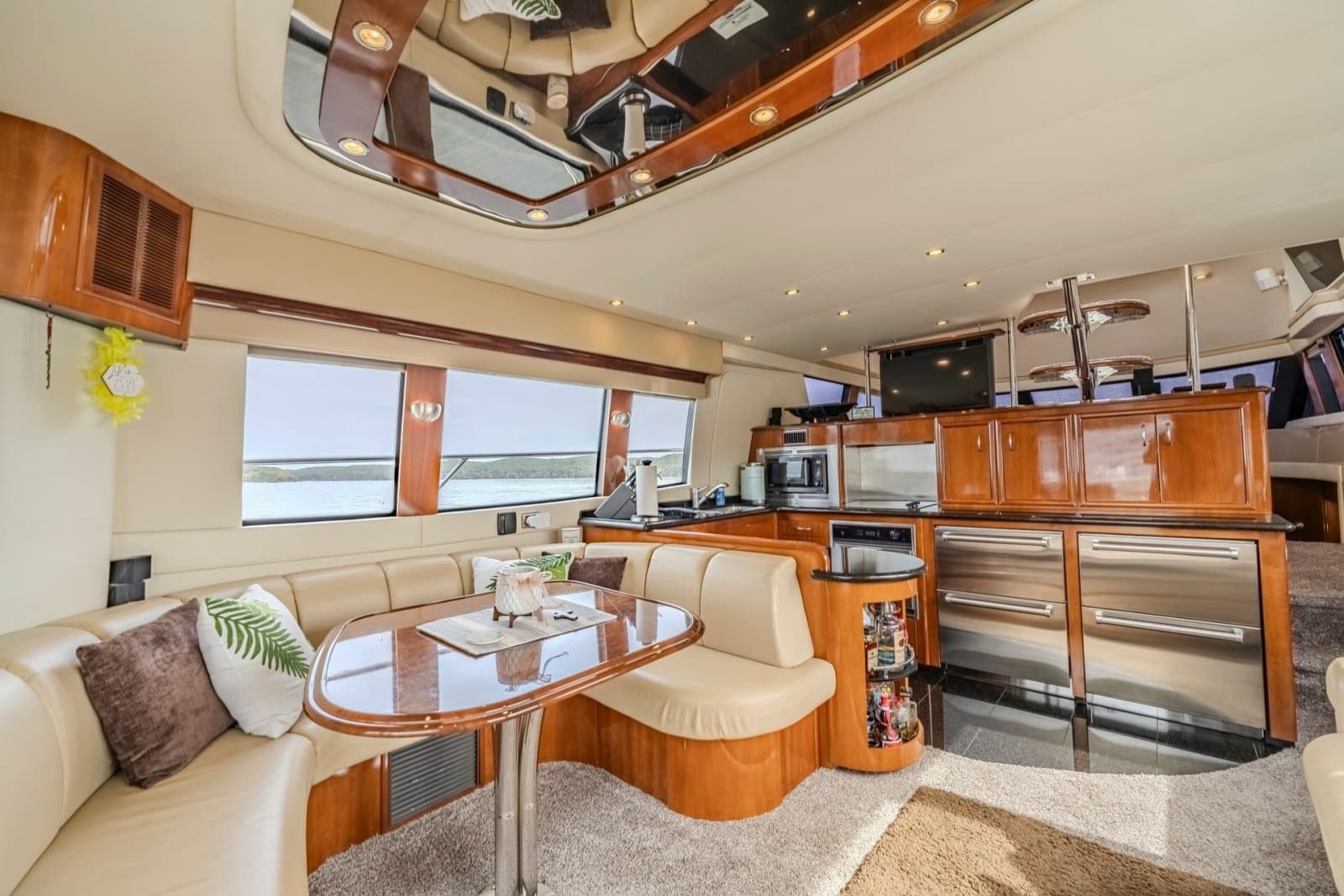 2006 Carver 56 Voyager