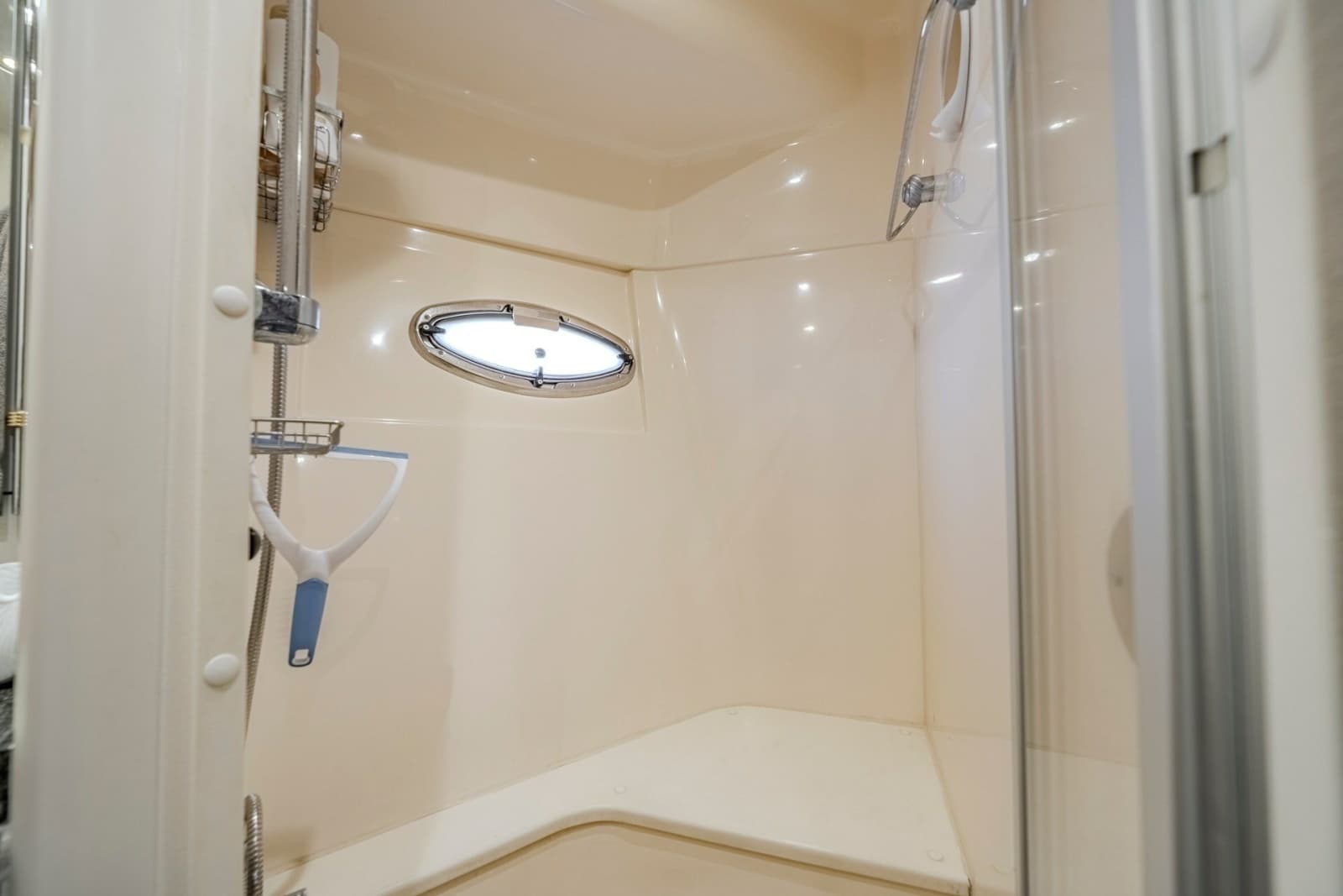 2006 Carver 56 Voyager