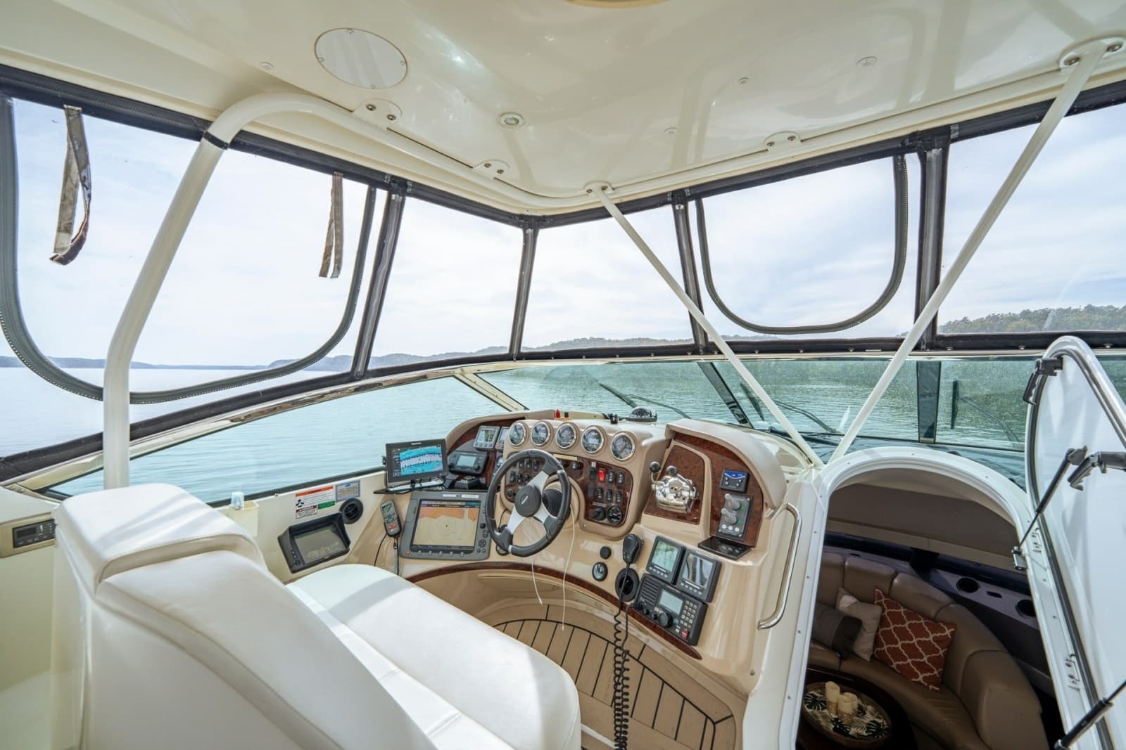 2006 Carver 56 Voyager