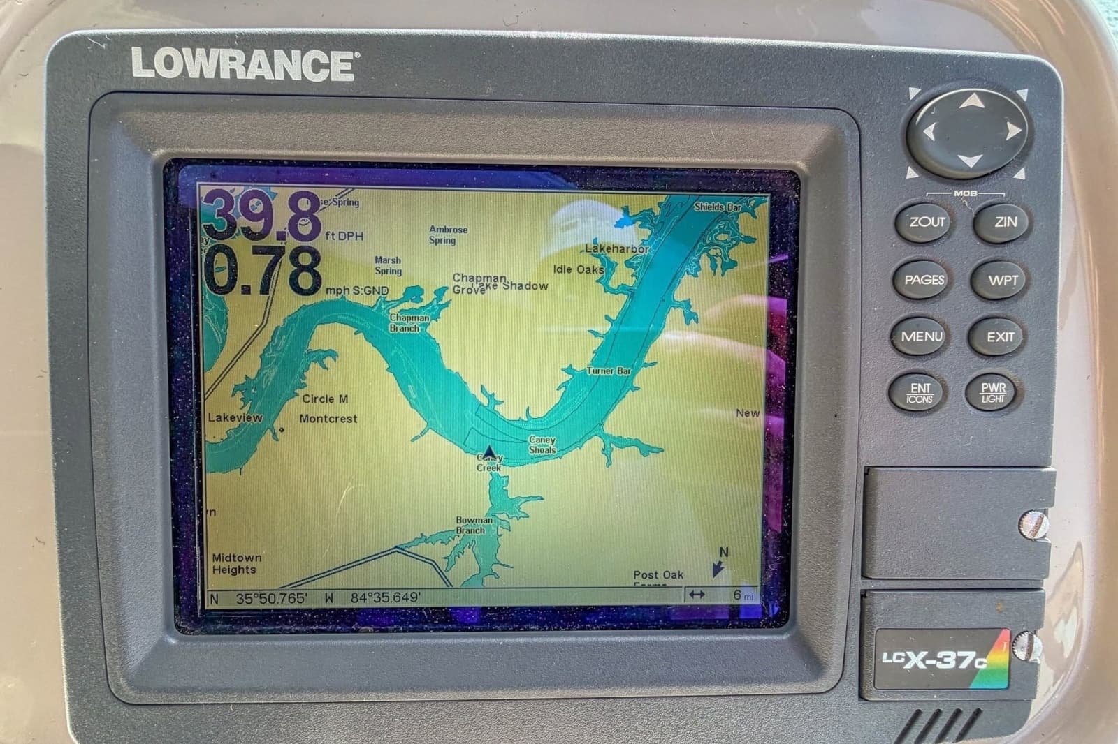 2005 Cruisers Yachts 370 Express
