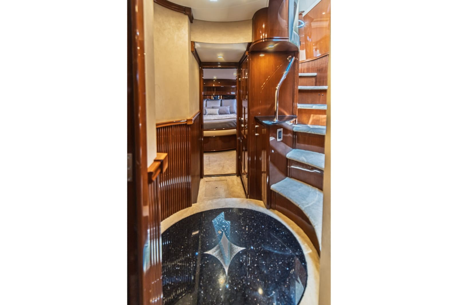 2004 Marquis 59