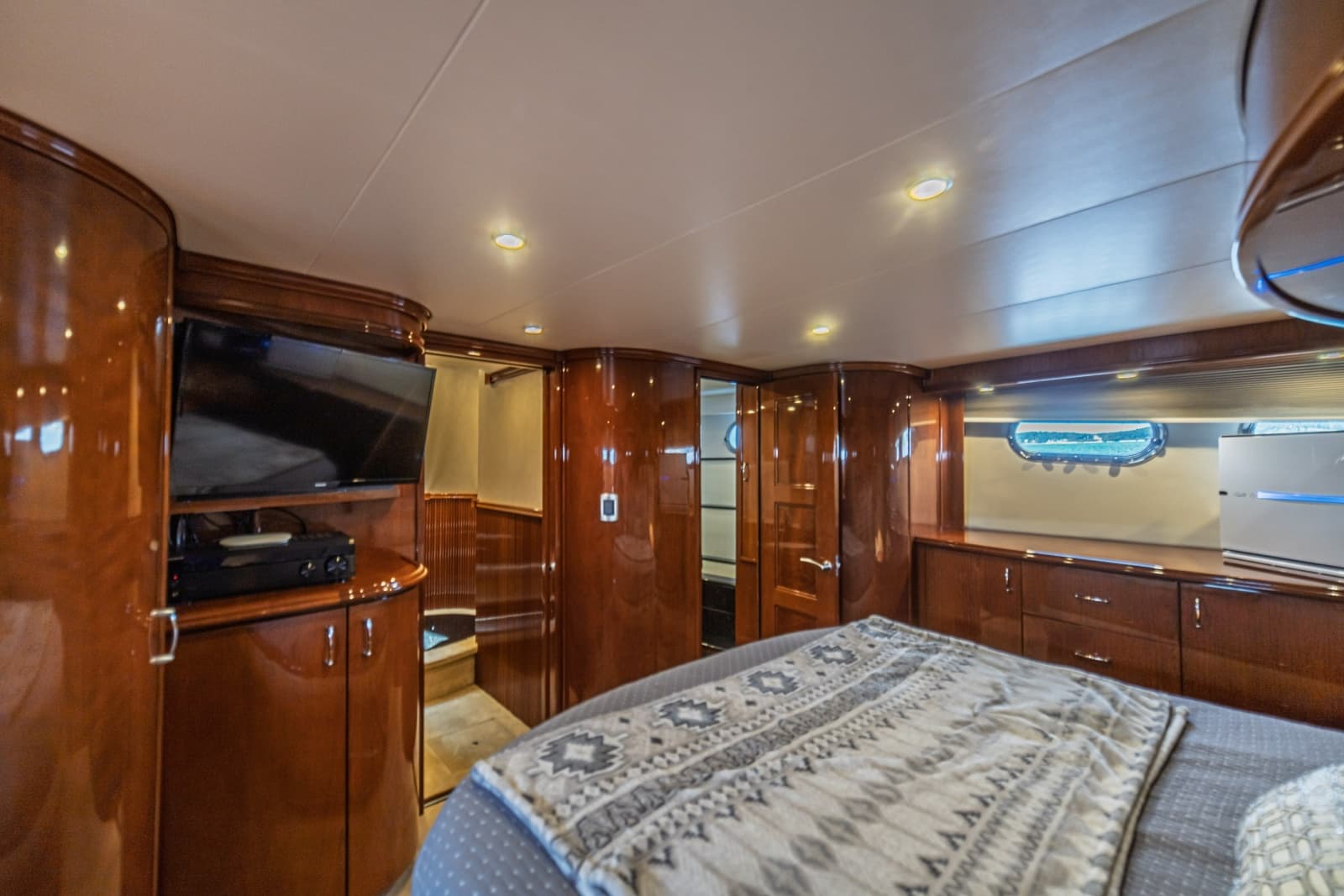 2004 Marquis 59