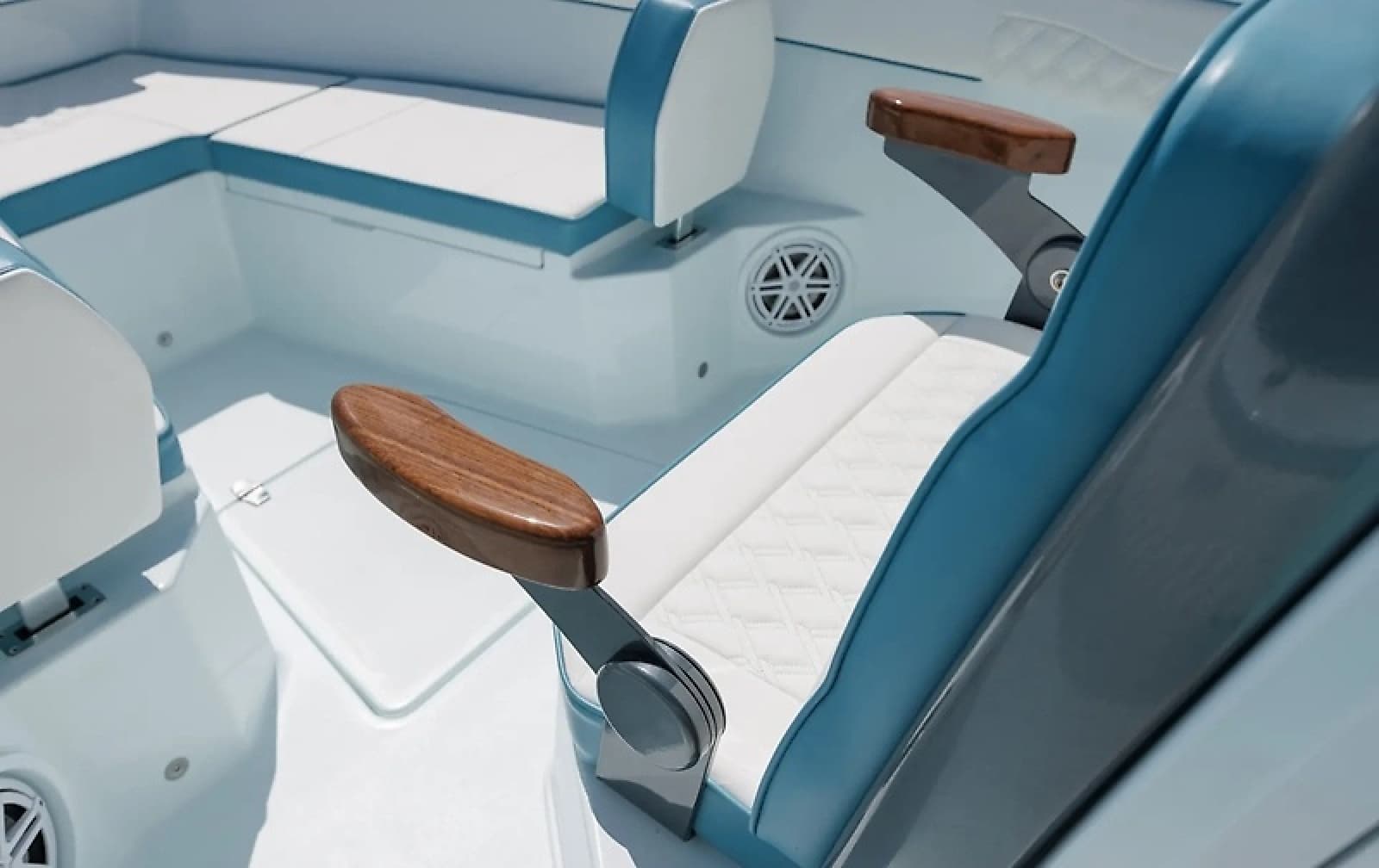 2027 Bimini 23