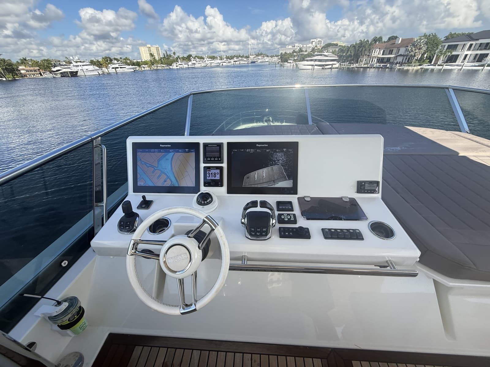 2018 Prestige 680 Flybridge