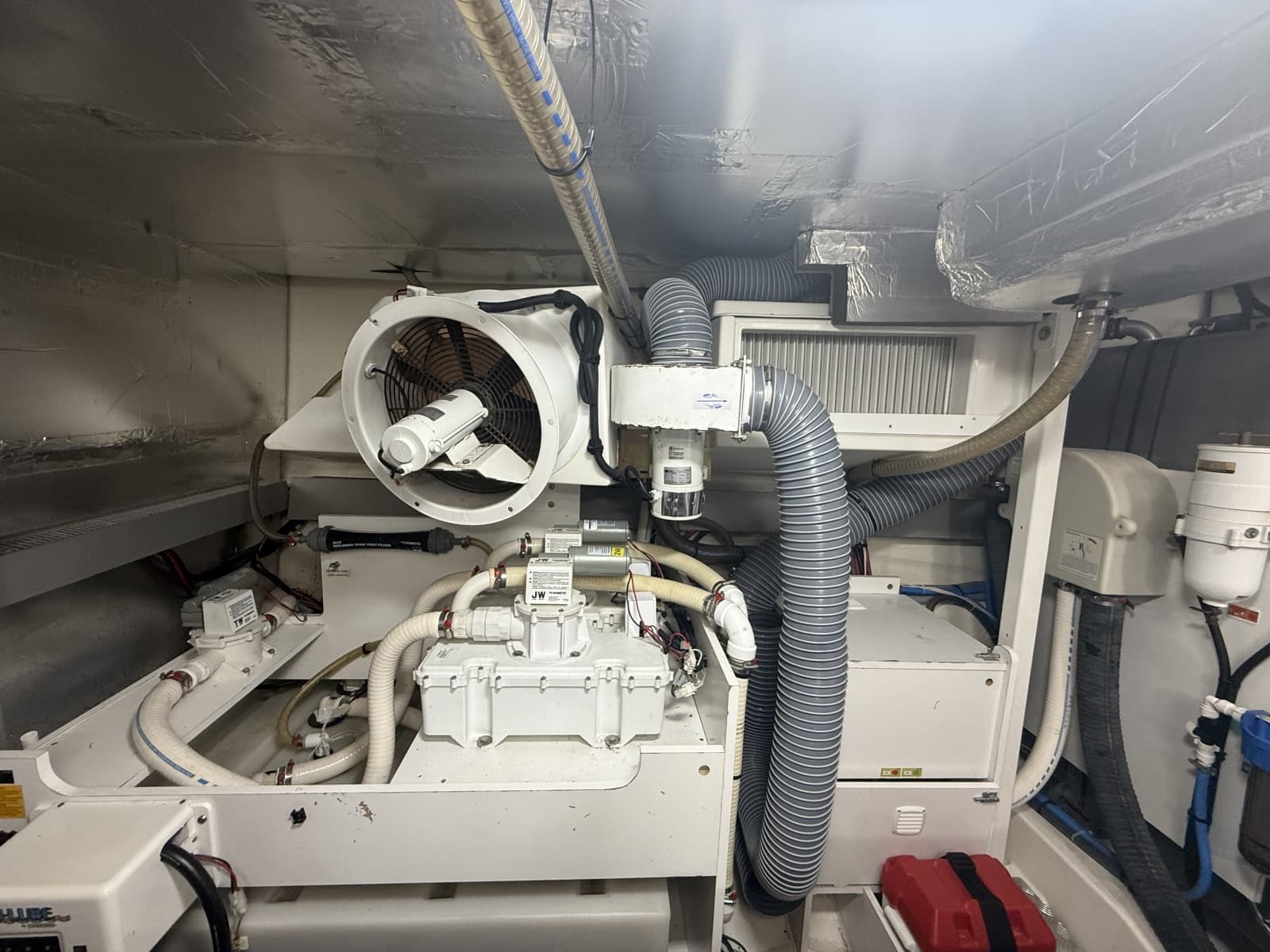 2018 Prestige 680 Flybridge