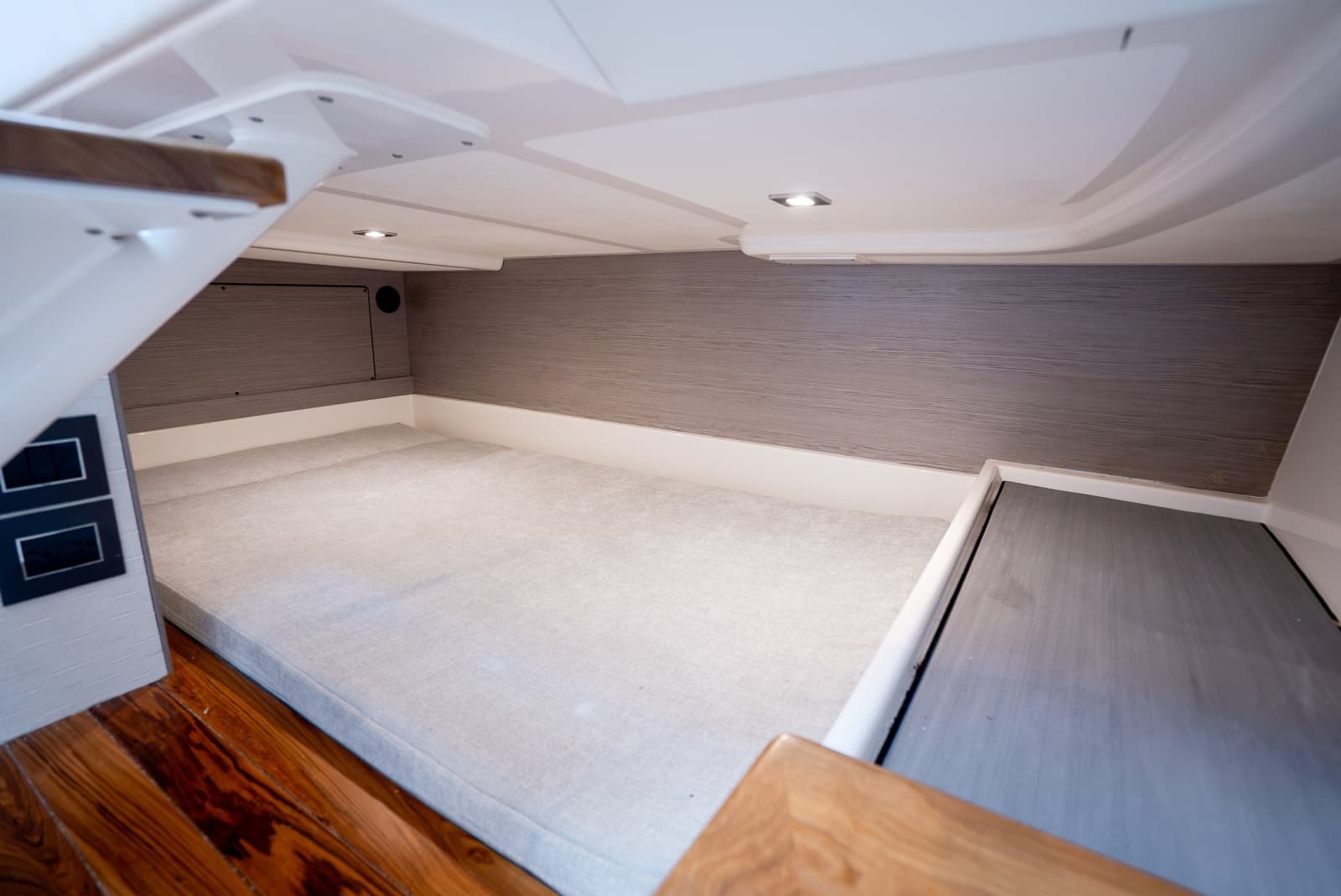 2023 Tiara Yachts 43 LS