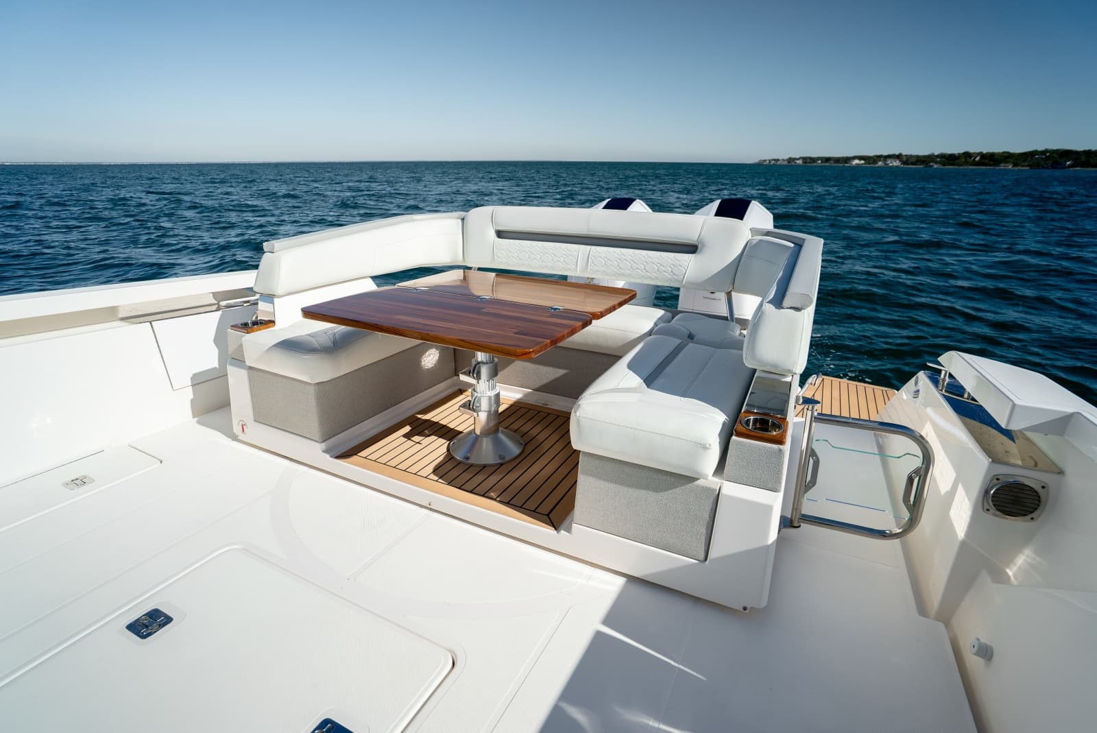 2023 Tiara Yachts 43 LS