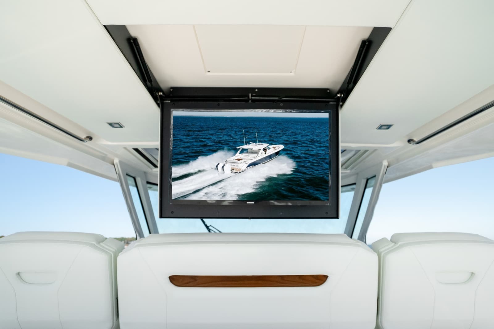 2023 Tiara Yachts 43 LS