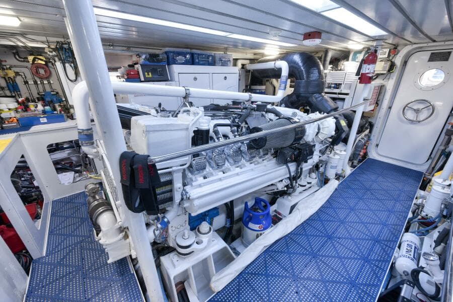 2002 Sovereign Raised Pilothouse