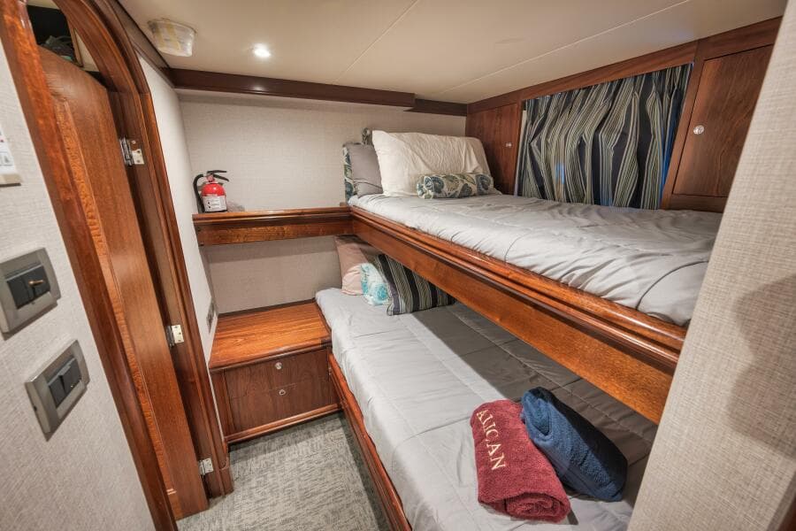 2002 Sovereign Raised Pilothouse