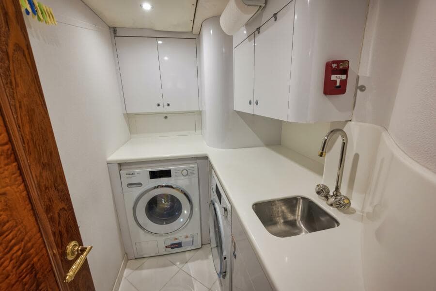 2002 Sovereign Raised Pilothouse