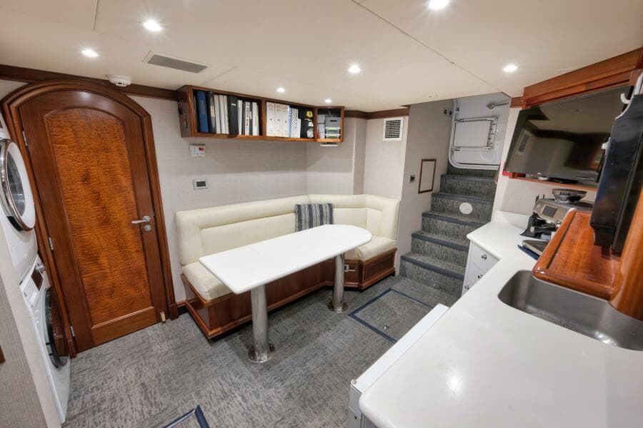 2002 Sovereign Raised Pilothouse