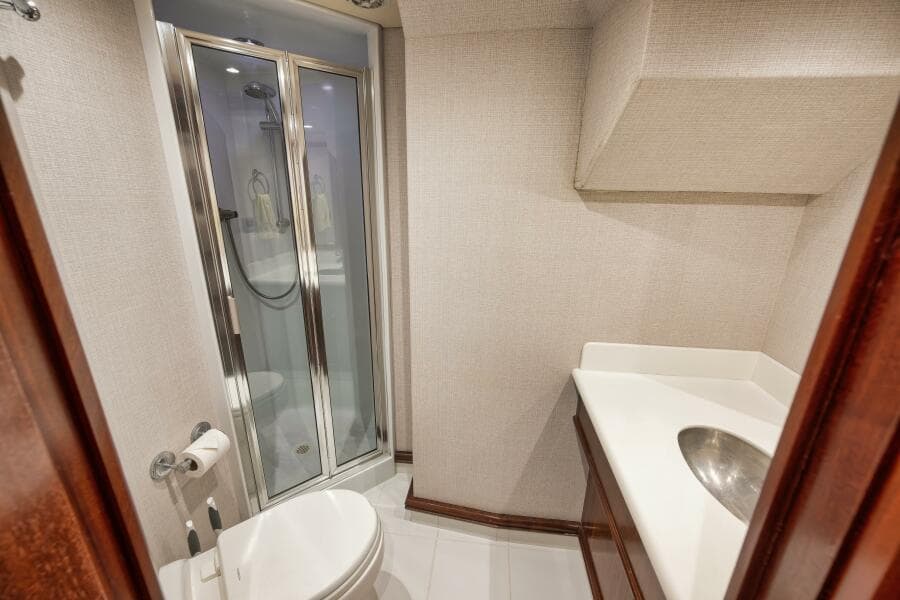 2002 Sovereign Raised Pilothouse