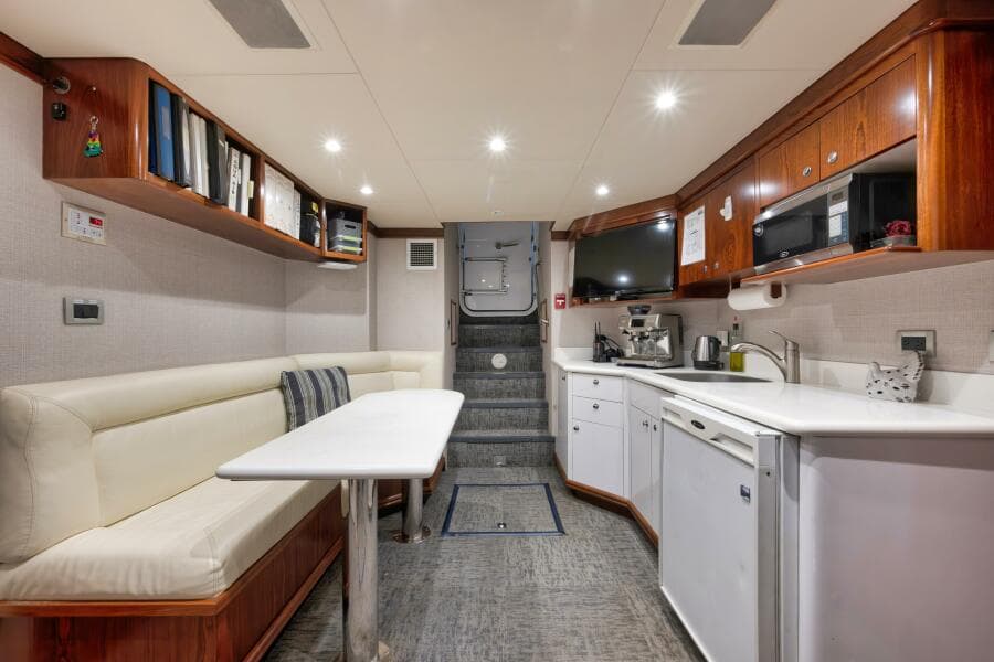 2002 Sovereign Raised Pilothouse