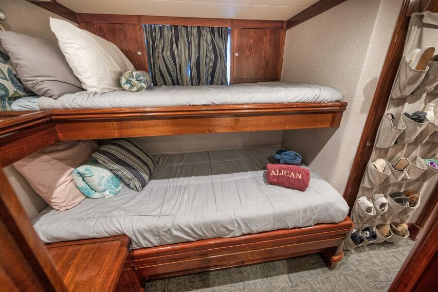 2002 Sovereign Raised Pilothouse