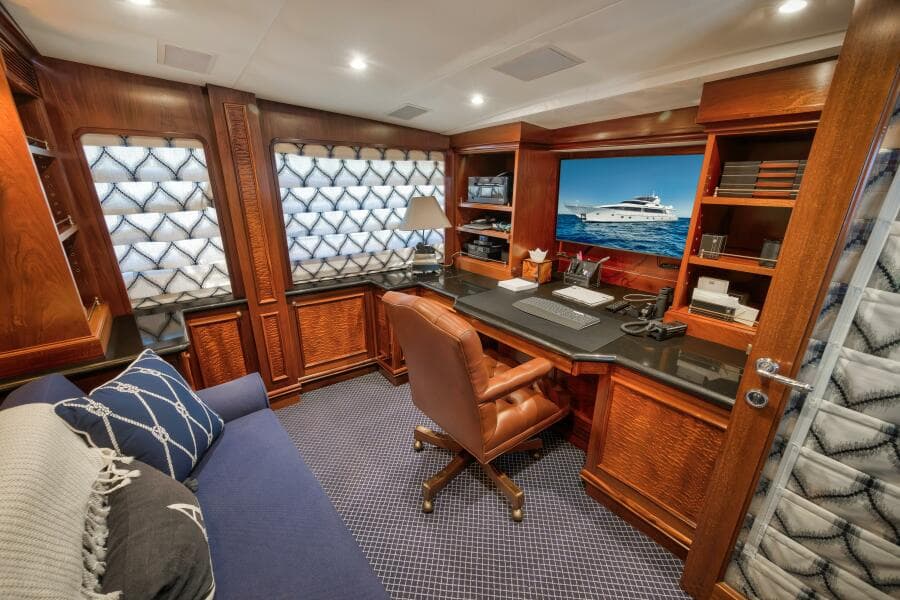 2002 Sovereign Raised Pilothouse