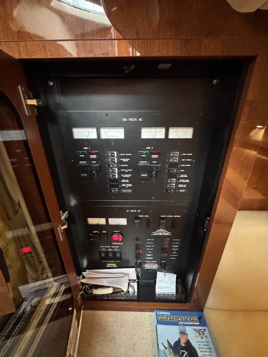 2010 Sea Ray 390 Sundancer
